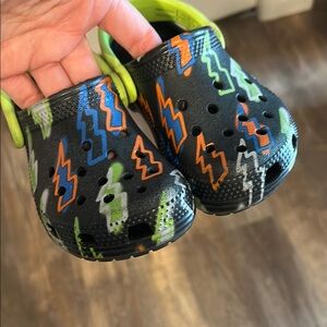 CROCS Black and Green Water Shoes with Ventilation